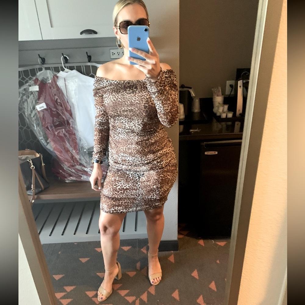 bebe, leopard print, off the shoulder, knee-length, size L, sexy, dress